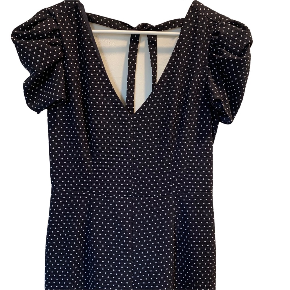 Polka Dot Short Sleeve Black V-Neck Jumpsuit Size Medium